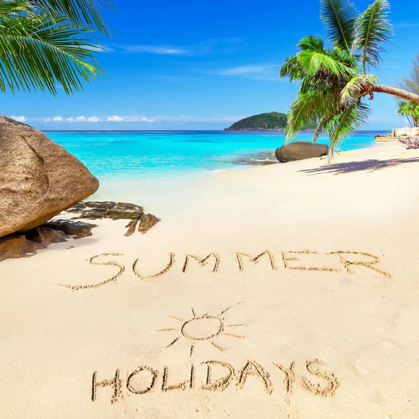 De vakantie van de zomer op het strand — Stockfoto