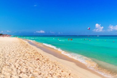 Bir Playa del Carmen Karayip Denizi sahilinde