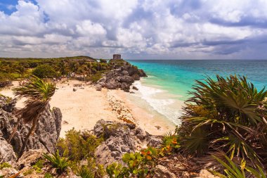 Caribbean beach cliff tulum adlı