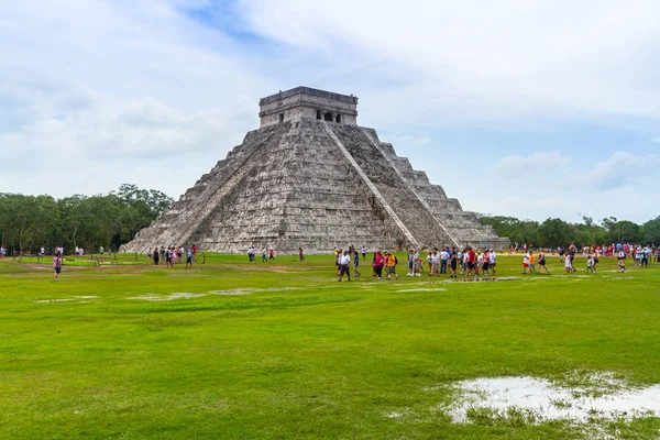 Quetzalcoatlova pyramida v chichen itza — Stock fotografie