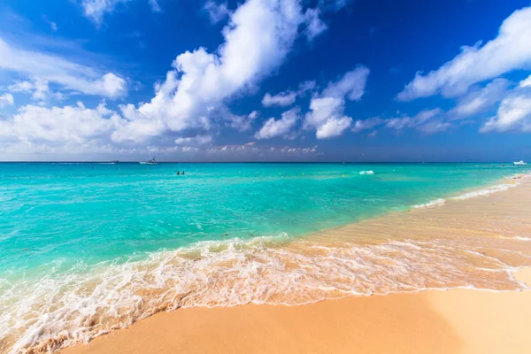 Plaża na Morzu Karaibskim w Playa del Carmen — Zdjęcie stockowe