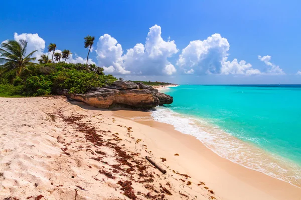 Spiaggia sul mare dei Caraibi a Playa del Carmen — Foto Stock