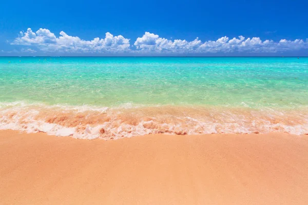 Παραλία στην Καραϊβική Θάλασσα σε Πλάγια ντελ Κάρμεν — Φωτογραφία Αρχείου