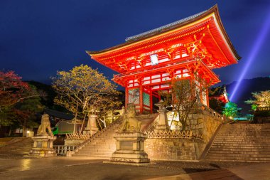 Kapı Kyoto Kiyomizu-Dera Budist tapınağı
