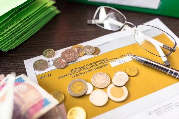Польская налоговая форма PIT-37 для индивидуального налогообложения — стоковое фото
