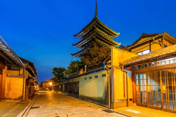 Japanse oude stad in Higashiyama District van Kyoto — Stockfoto