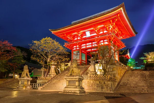 Porte du temple bouddhiste Kiyomizu-Dera à Kyoto — Photo