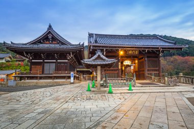  Şafakta, Japonya Kyoto Kiyomizu-Dera Budist tapınağı