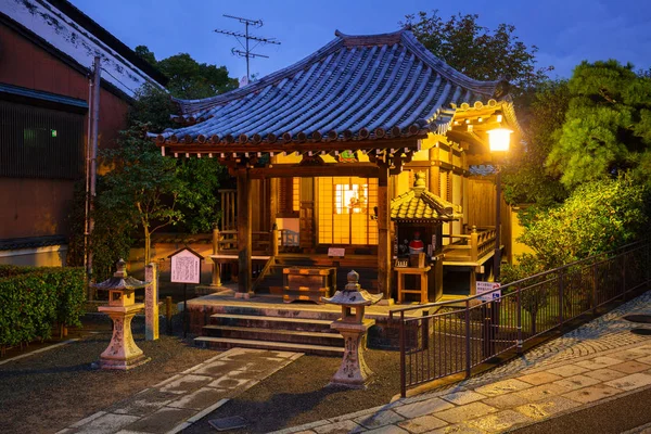 Japanse oude stad in Higashiyama District van Kyoto nachts, Japan — Stockfoto