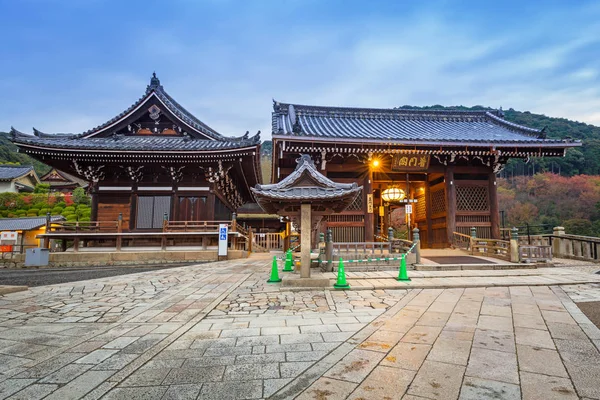 明け方、日本京都の清水寺寺 — ストック写真