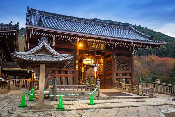 Templo budista Kiyomizu-Dera en Kyoto al amanecer, Japón —  Fotos de Stock