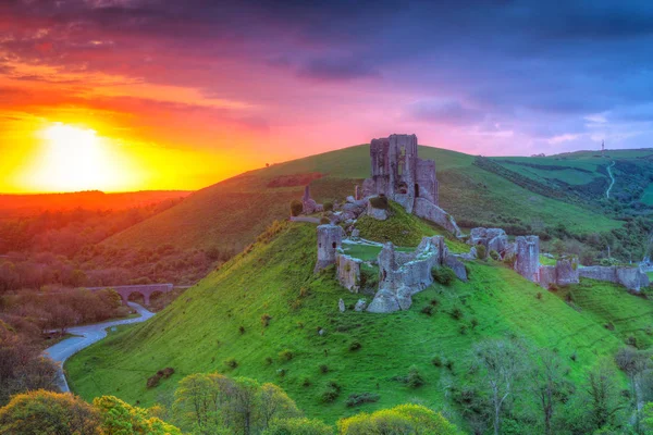 Corfe castle, İngiltere'de kalıntıları — Stok fotoğraf