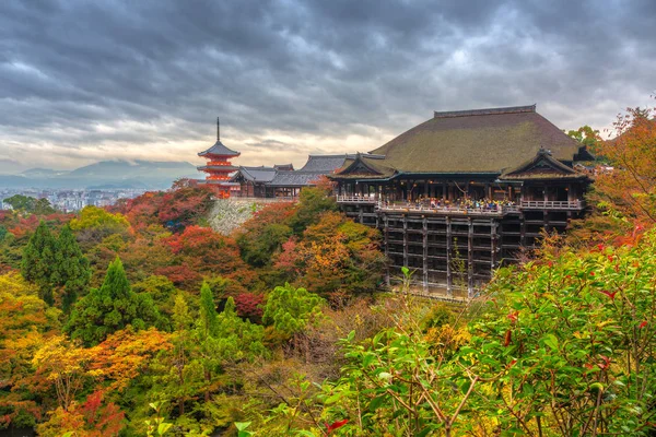 Kiyomizu-Dera buddhistický chrám v Kjótu, Japonsko — Stock fotografie