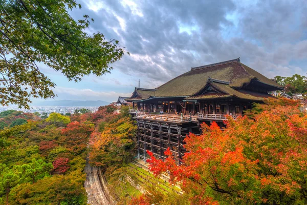 Kiyomizu Дера буддійський храм в Кіото, Японія — стокове фото