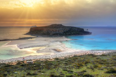 Günbatımı muhteşem Balos beach Girit üzerinde