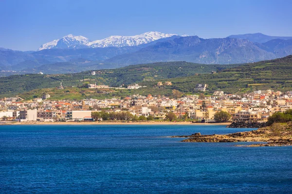 Costa de Kissamos ciudad en Creta —  Fotos de Stock