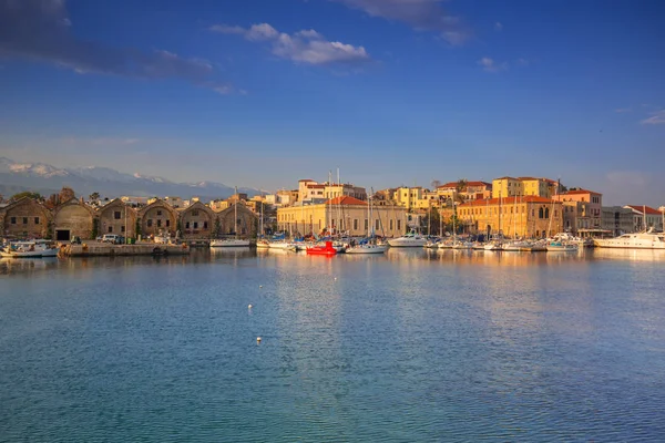 Velho porto veneziano de Chania ao nascer do sol, Creta — Fotografia de Stock