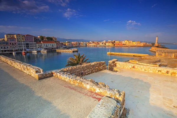Velho porto veneziano de Chania ao nascer do sol, Creta — Fotografia de Stock