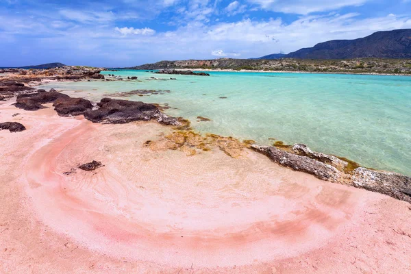 Elafonissi Strand mit rosa Sand auf Beton — Stockfoto