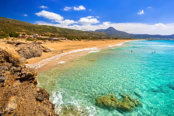 Красивый пляж Фалассарна на Крите — стоковое фото