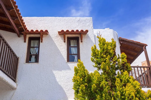 Architectuur van Ledra Maleme-hotel in Maleme stad op Kreta — Stockfoto