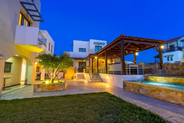 Architettura di Ledra Hotel Maleme nella città di Maleme a Creta — Foto Stock