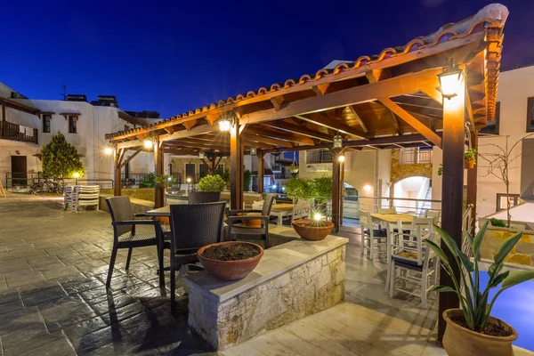 Arkitekturen av Ledra Maleme hotel i Maleme stad på Kreta — Stockfoto