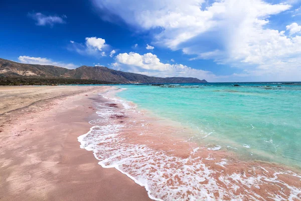 Pembe kum Girit ile Elafonissi plaj — Stok fotoğraf