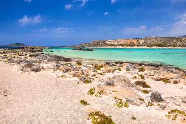 Elafonissi strand med rosa sand på Kreta — Stockfoto