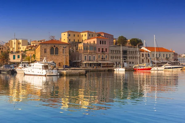 Velho porto veneziano de Chania ao amanhecer, Creta — Fotografia de Stock