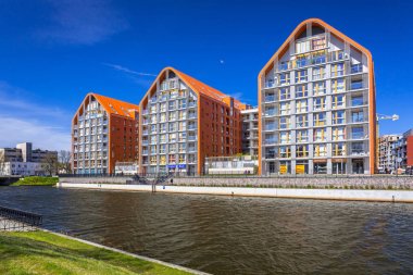Mimarisini modern daireler Motlawa River Gdansk, Polonya