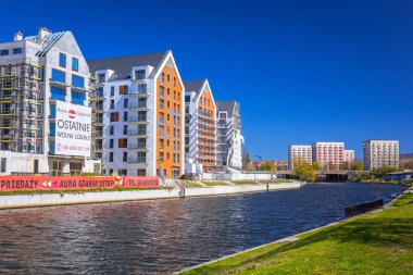 Mimarisini modern daireler Motlawa River Gdansk, Polonya