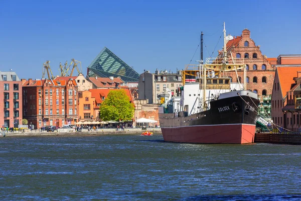 SS Soldek op Motlawa Rivier in Gdansk, Polen — Stockfoto