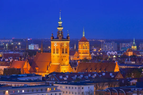 Arquitetura da cidade velha em Gdansk ao entardecer — Fotografia de Stock