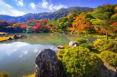 Sonbahar göle Arashiyama tenryu-ji Tapınağı