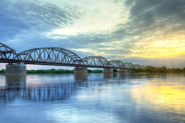 Günbatımı Grudziadz Vistula Nehri üzerinde
