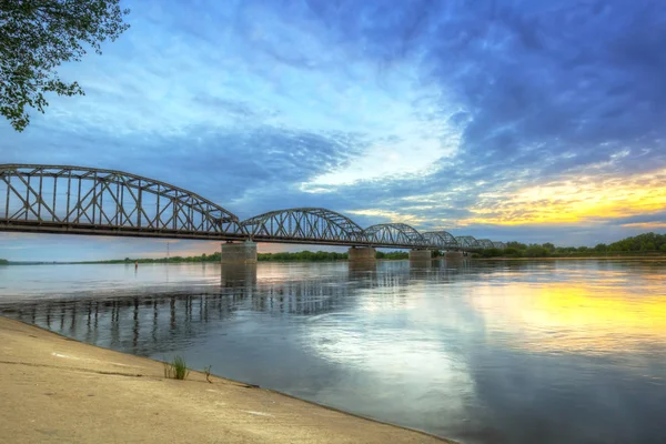 Günbatımı Grudziadz Vistula Nehri üzerinde — Stok fotoğraf