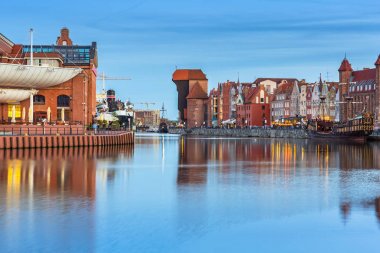 Mimarlık tarihi kentin Gdansk Motlawa Nehri üzerinde