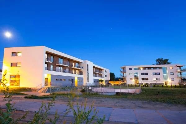 Architecture of modern residential apartments in Pruszcz Gdanski, Poland — Stock Photo, Image