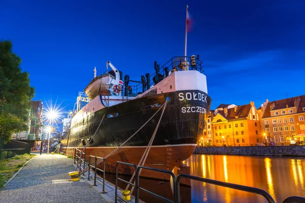 SS Soldek Gdansk Motlawa nehrinde — Stok fotoğraf