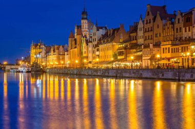 Mimarlık tarihi kentin Gdansk Motlawa Nehri üzerinde