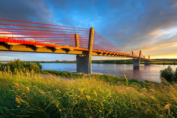 Cable permaneceu ponte sobre o rio Vístula na Polônia — Fotografia de Stock