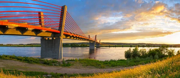 Kabel bleef brug over de rivier Vistula in Polen — Stockfoto