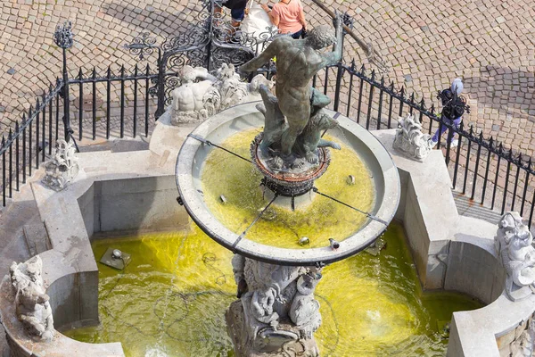 Fontana del Nettuno sul centro storico di Danzica — Foto Stock