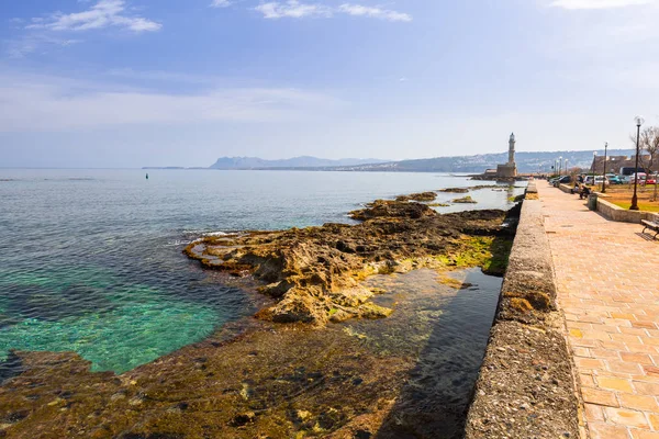 Kusten vid hamnen i Chania på Kreta — Stockfoto
