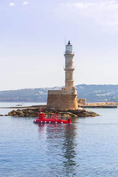 Maják ve starém přístavu Chania na Krétě — Stock fotografie