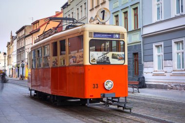 Bydgoszcz Polonya turistik bilgiler olarak kullanılan eski tramvay ile şehir'in mimaride
