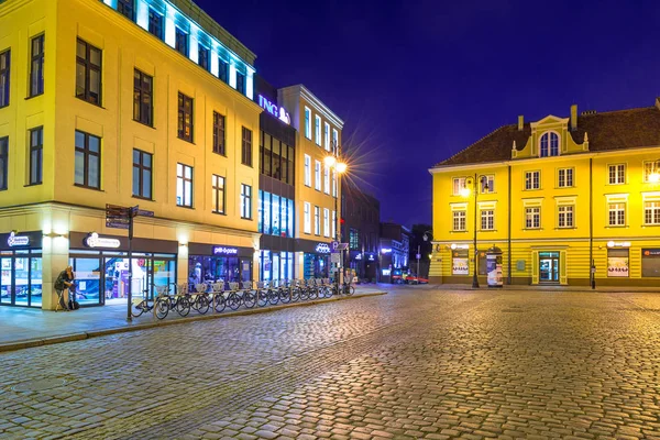 Architettura della città di Bydgoszcz di notte, Polonia — Foto Stock