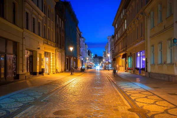 Arquitetura de Bydgoszcz cidade à noite, Polônia — Fotografia de Stock