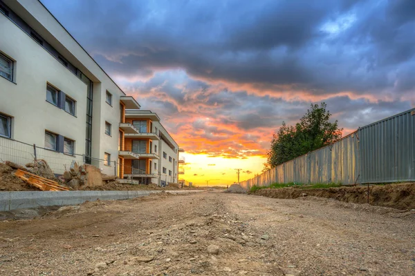 Nueva calle en construcción al atardecer —  Fotos de Stock